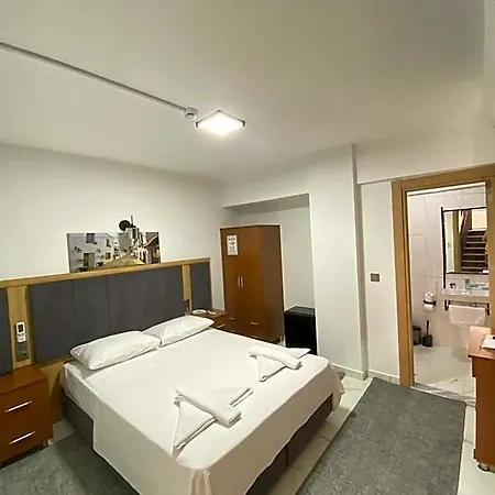 Hotel Aristo 2 Butik *